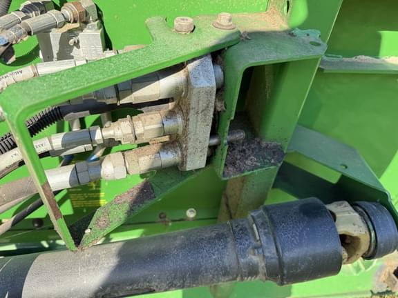 Image of John Deere 635F equipment image 4