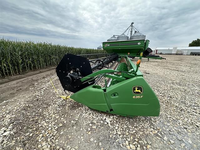 Image of John Deere 635F equipment image 4