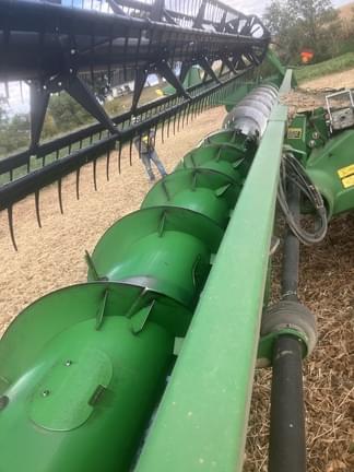 Image of John Deere 635F equipment image 4