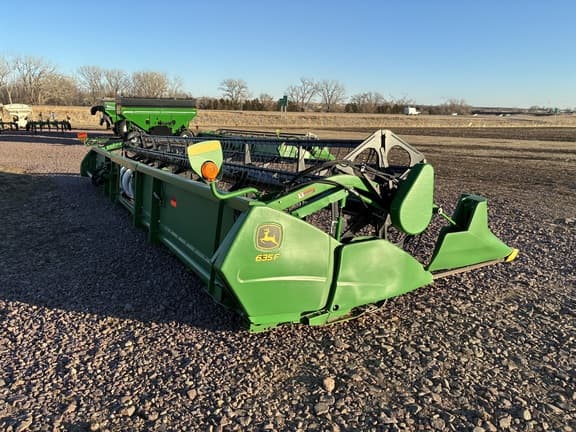 Image of John Deere 635F equipment image 1