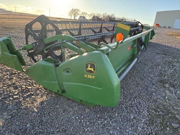 Image of John Deere 635F equipment image 2