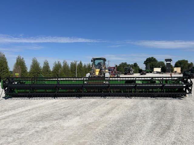 Image of John Deere 635F equipment image 2