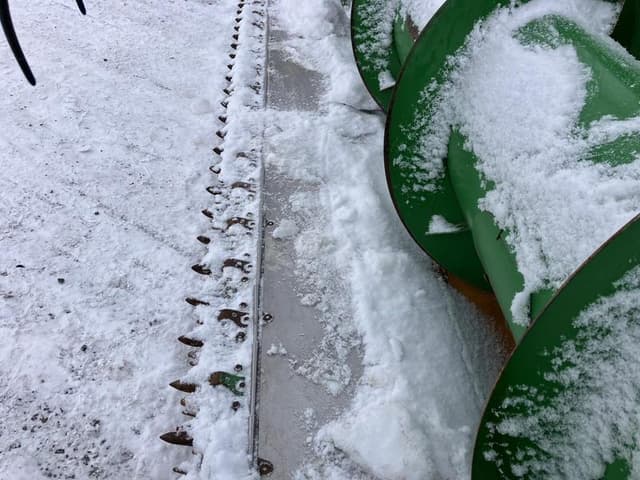 Image of John Deere 635F equipment image 4