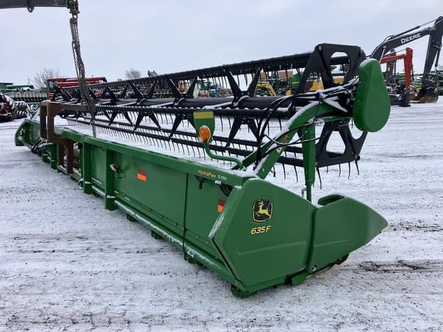 Image of John Deere 635F equipment image 3