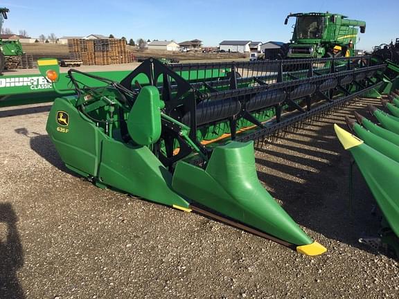 Image of John Deere 635F equipment image 1