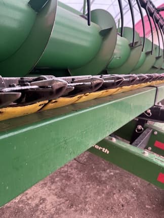 Image of John Deere 635F equipment image 4