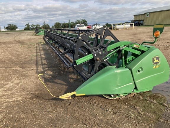 Main image John Deere 635F