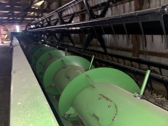Image of John Deere 635F equipment image 4