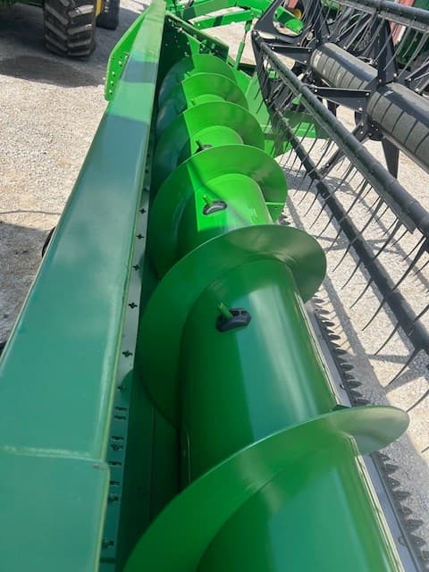 Image of John Deere 635F equipment image 4