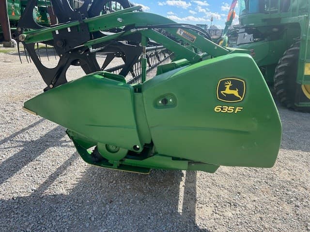Image of John Deere 635F equipment image 1