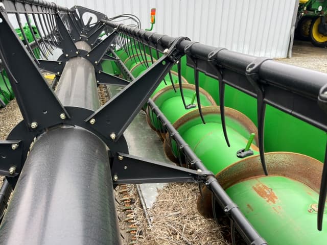 Image of John Deere 635F equipment image 3