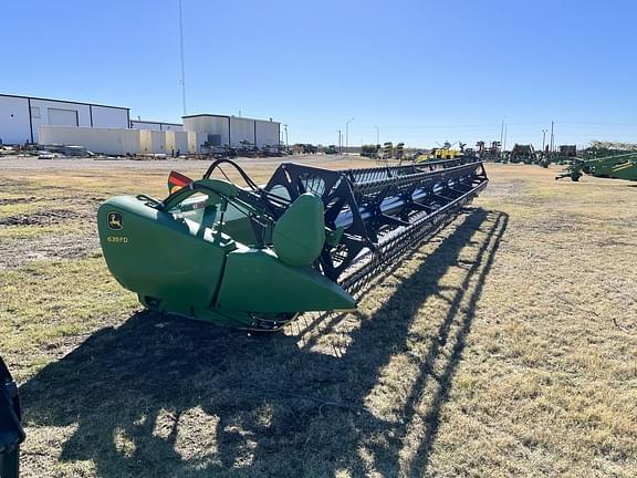 Image of John Deere 635FD equipment image 2