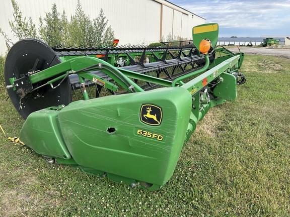 Image of John Deere 635FD equipment image 3