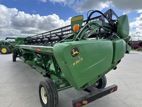 Image of John Deere 635FD equipment image 3