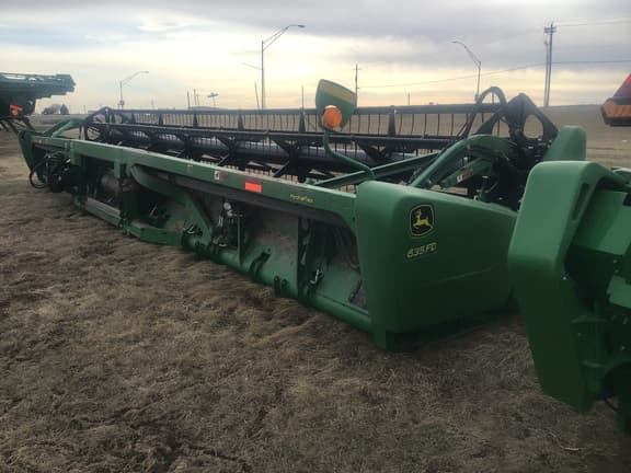 Image of John Deere 635FD equipment image 2