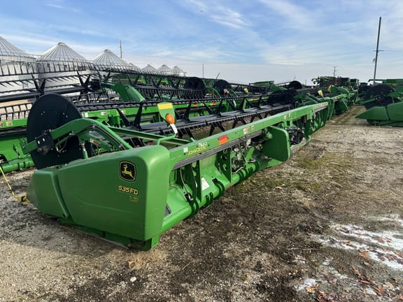 Main image John Deere 635FD
