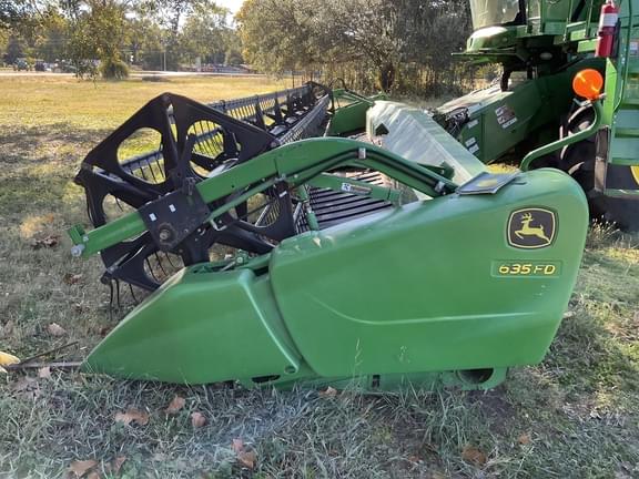 Image of John Deere 635FD equipment image 2
