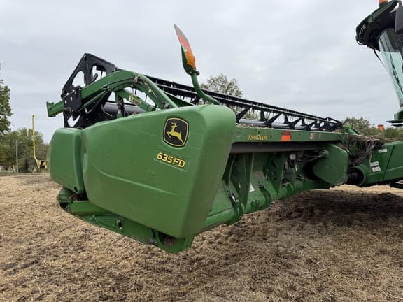 Image of John Deere 635FD equipment image 3