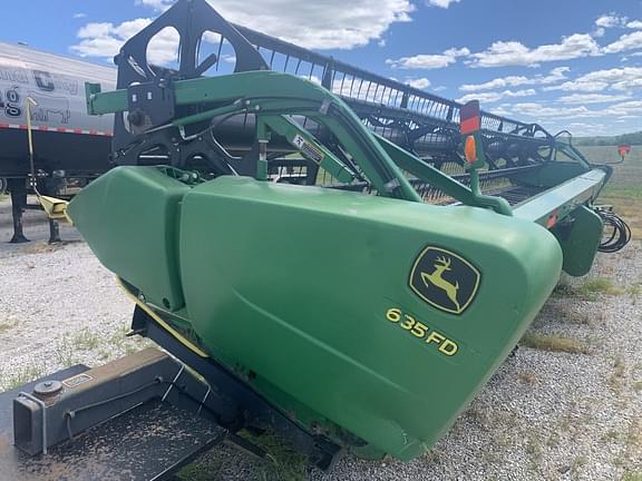 Image of John Deere 635FD equipment image 1