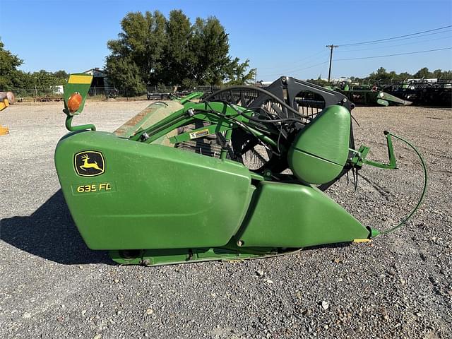 Image of John Deere 635FD equipment image 3