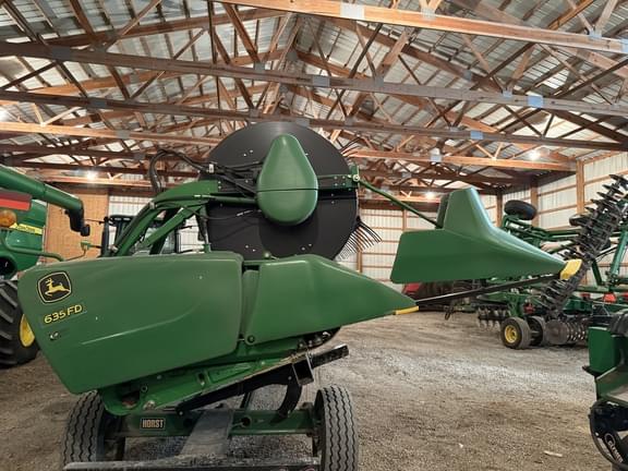 Image of John Deere 635FD equipment image 1