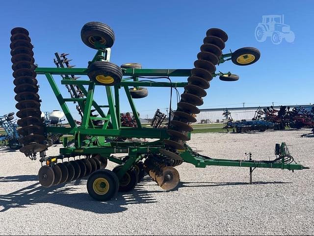 Image of John Deere 637 equipment image 1