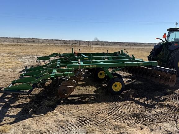Image of John Deere 637 equipment image 3