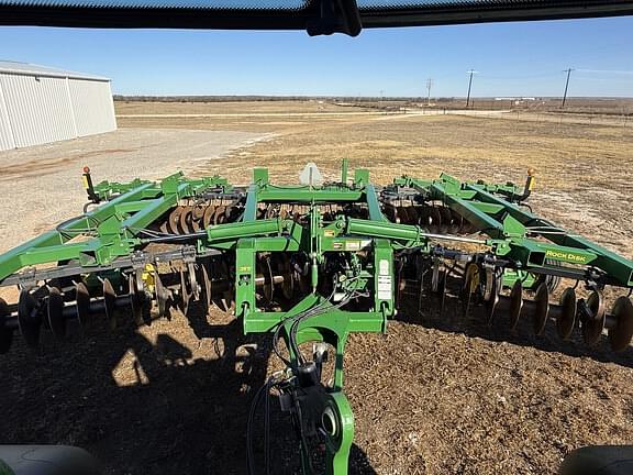 Image of John Deere 637 equipment image 1