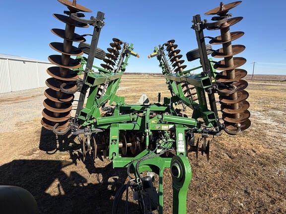 2012 John Deere 637 Equipment Image0