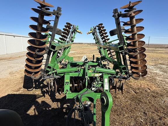 Image of John Deere 637 Primary image