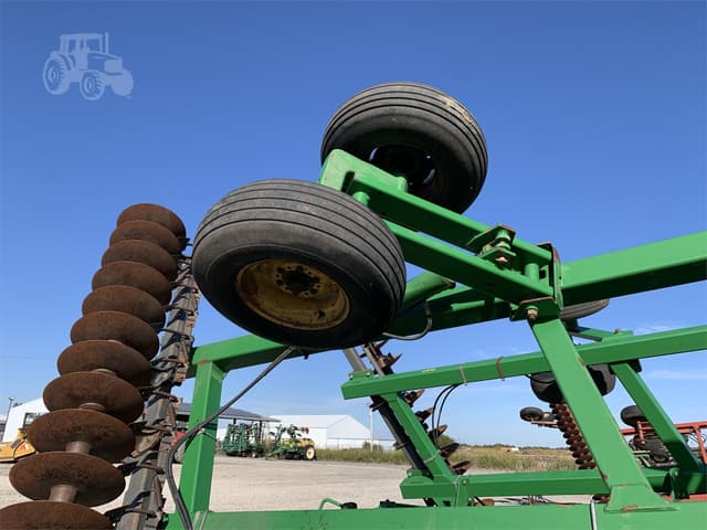 Image of John Deere 637 equipment image 3