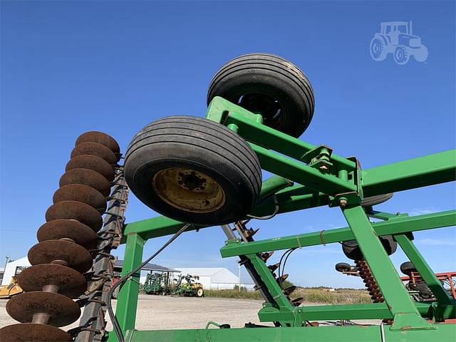 Image of John Deere 637 equipment image 3