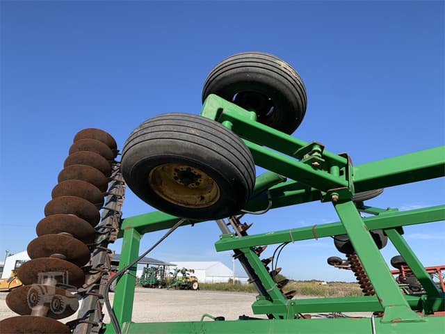 Image of John Deere 637 equipment image 3