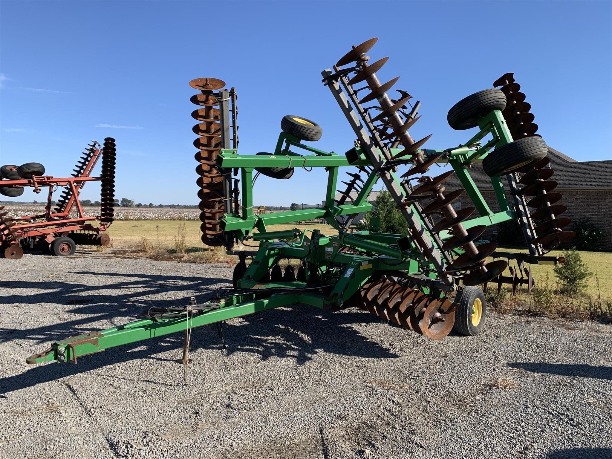 2012 John Deere 637 Equipment Image0