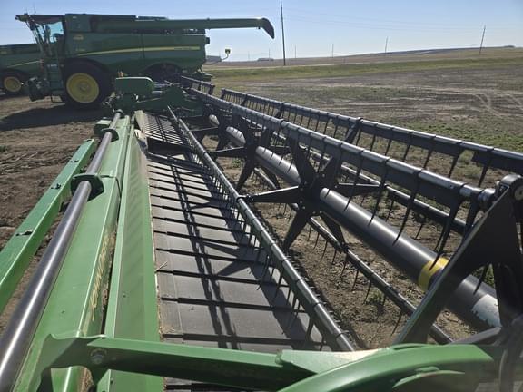 Image of John Deere 640D equipment image 4