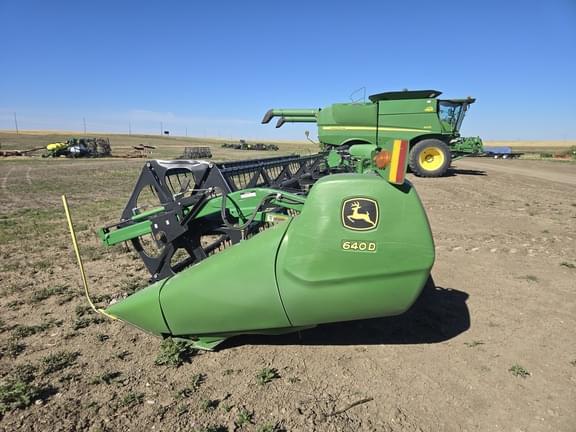 Image of John Deere 640D equipment image 1