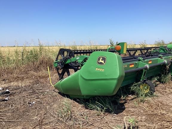 Image of John Deere 640D equipment image 4