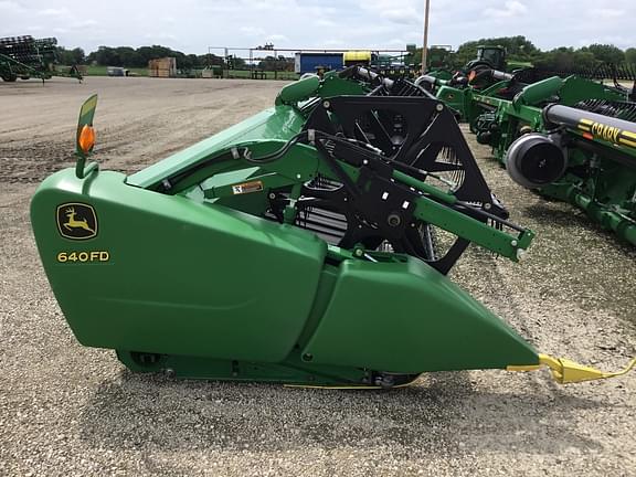 Image of John Deere 640FD equipment image 3
