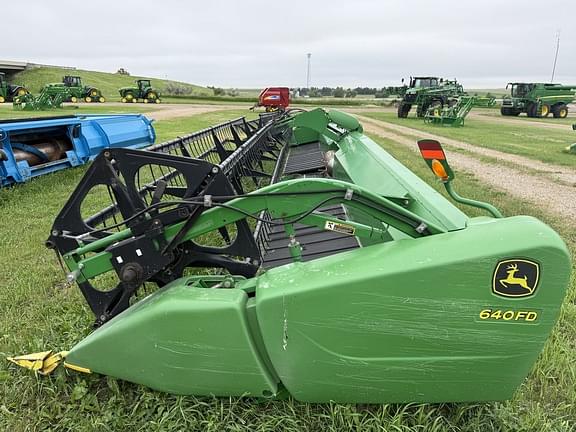Image of John Deere 640FD equipment image 3