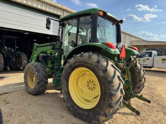 Image of John Deere 6430 equipment image 1