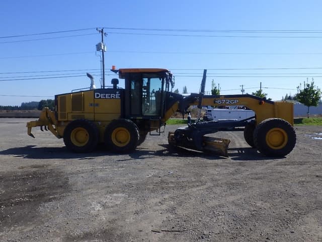 Image of John Deere 672GP equipment image 3