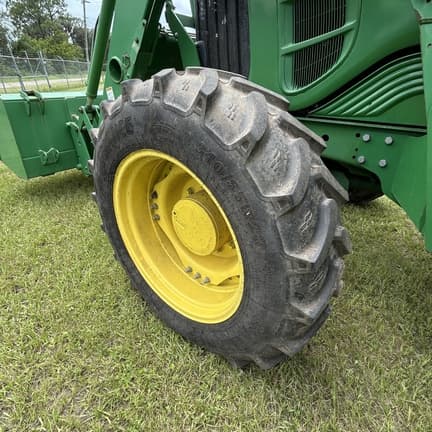 Image of John Deere 7130 equipment image 4