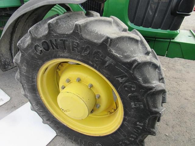 Image of John Deere 7130 equipment image 3