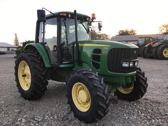 Image of John Deere 7130 equipment image 1