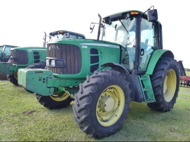 Image of John Deere 7130 equipment image 1