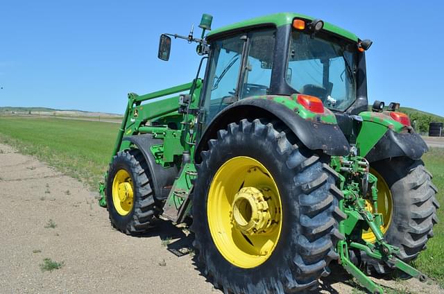 Image of John Deere 7130 equipment image 2