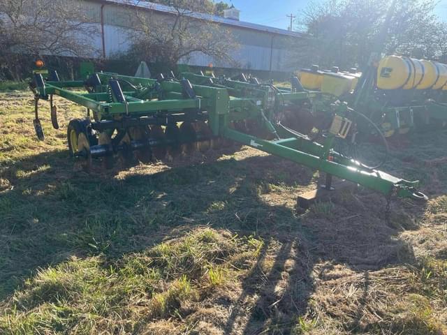 Image of John Deere 714 equipment image 2