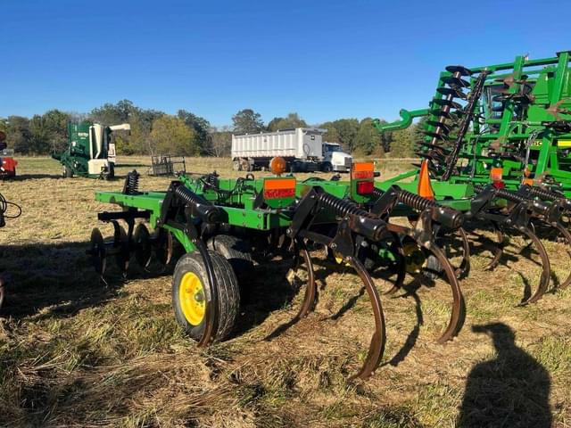 Image of John Deere 714 equipment image 4