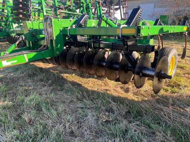 Image of John Deere 714 equipment image 3