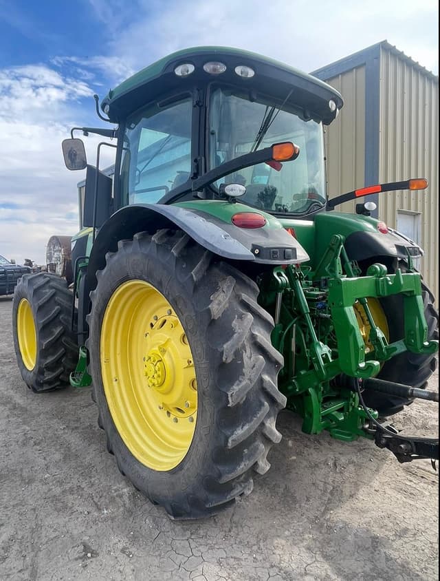 Image of John Deere 7200R equipment image 4